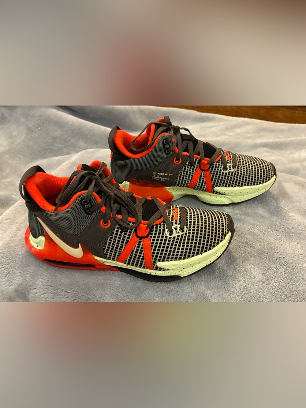 Men’s Nike LeBron Witness 7 (Vll) HO 22 Performance Basketball Shoes Size 11
